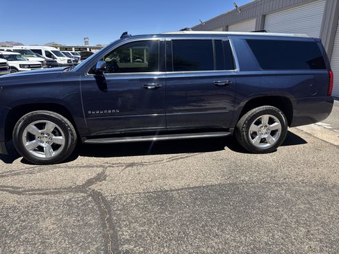Used 2019 Chevrolet Suburban Premier AWD/4WD image 5