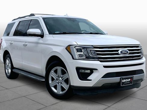 Used 2018 Ford Expedition XLT w/ Equipment Group 202A image 2