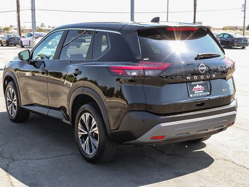 Used 2023 Nissan Rogue SV FWD image 8