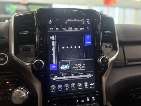 Used 2019 RAM 1500 Laramie AWD/4WD image 29