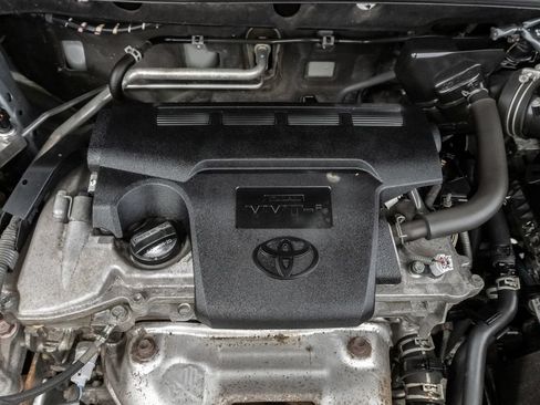 Used 2018 Toyota RAV4 XLE AWD/4WD image 4