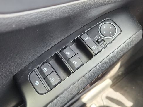 Used 2020 Kia Soul S FWD image 23