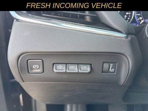 Used 2023 Buick Enclave Avenir w/ Avenir Technology Package image 11