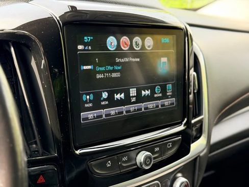 Used 2019 Chevrolet Traverse LT FWD image 12