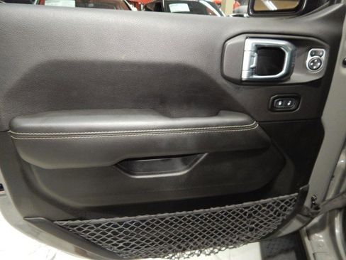 Used 2023 Jeep Wrangler Unlimited Sahara w/ Cold Weather Group image 15