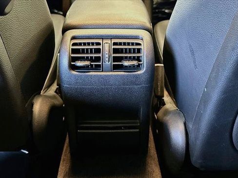 Used 2006 Mercedes-Benz C 350 Sedan image 22