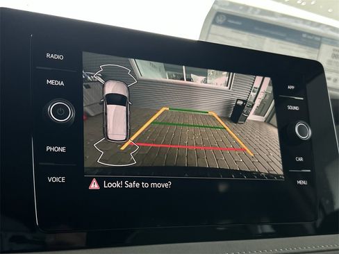 New 2026 Volkswagen Taos SE image 25