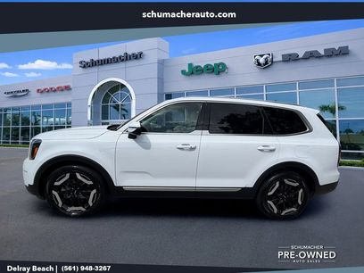 Used 2023 Kia Telluride EX w/ EX Captain's Chair Package