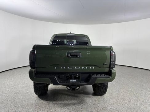 Used 2021 Toyota Tacoma TRD Sport w/ Technology Package AWD/4WD image 6