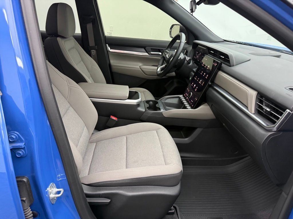 Used 2025 GMC Terrain Elevation AWD/4WD image 31