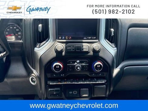 Used 2020 Chevrolet Silverado 1500 LT Trail Boss AWD/4WD image 17