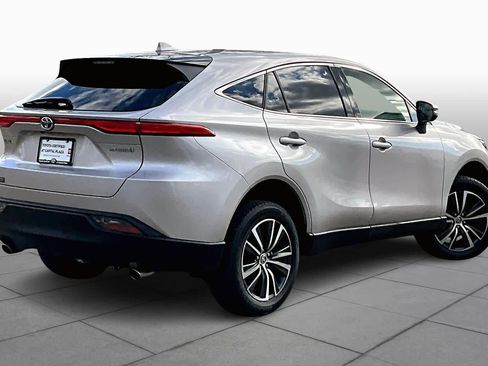 Used 2022 Toyota Venza LE image 13