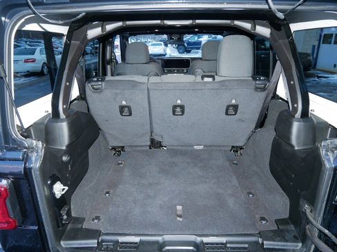 Used 2024 Jeep Wrangler Unlimited Rubicon image 16