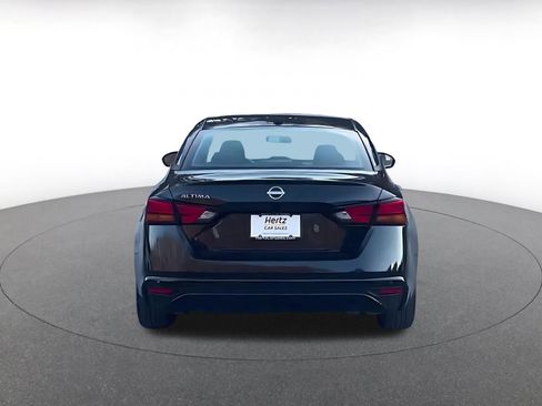 Used 2025 Nissan Altima 2.5 SV image 12