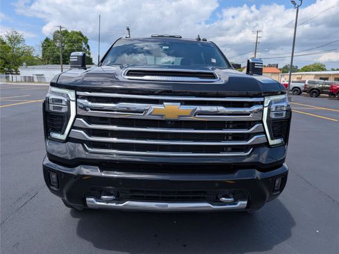 Used 2024 Chevrolet Silverado 2500 High Country w/ High Country Premium Package AWD/4WD image 8