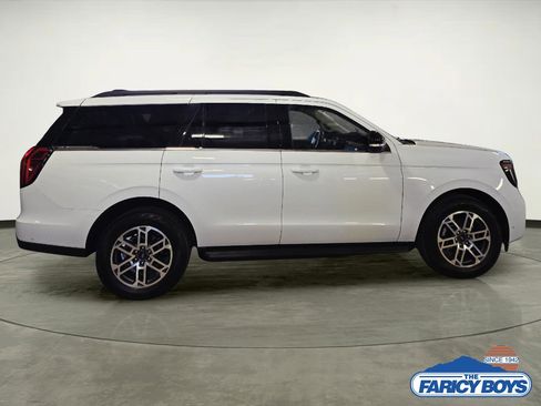 Used 2025 Ford Expedition Active image 6