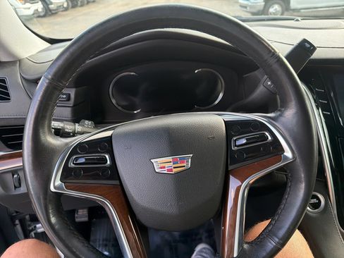 Used 2020 Cadillac Escalade Luxury AWD/4WD image 17