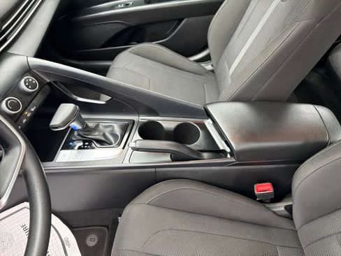 Used 2021 Hyundai Elantra SE w/ Cargo Package image 34