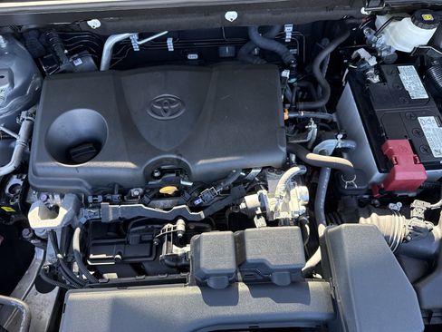 Used 2023 Toyota RAV4 XLE image 33