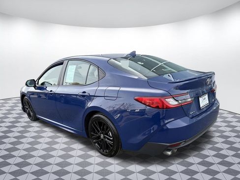 Used 2025 Toyota Camry SE FWD image 5