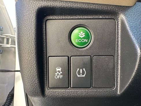 Used 2021 Honda HR-V LX image 22