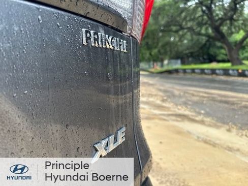 Used 2019 Toyota RAV4 XLE Premium FWD image 22