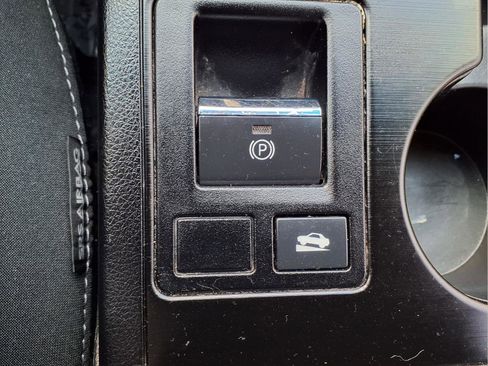 Used 2017 Subaru Legacy 2.5i Premium image 22