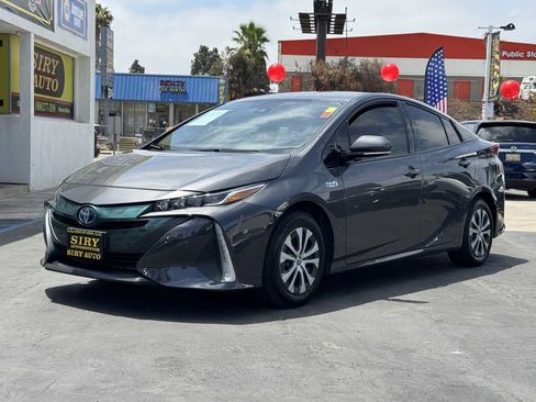Used 2020 Toyota Prius Prime LE FWD image 4