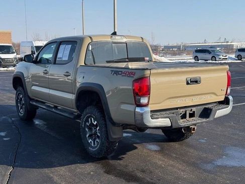 Used 2017 Toyota Tacoma TRD Off-Road w/ Tow Package image 5