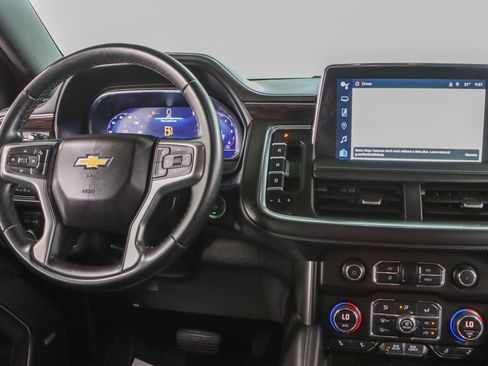 Used 2023 Chevrolet Suburban LT image 18