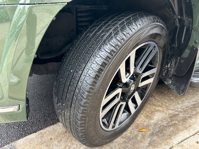 Used 2022 Toyota 4Runner Limited AWD/4WD image 14