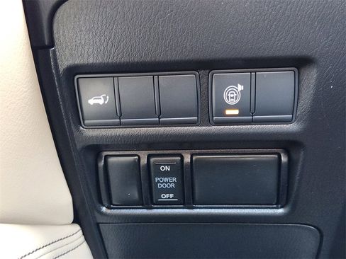 Used 2021 Nissan Armada SV w/ SV Appearance Package image 17