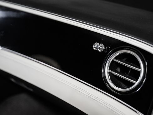 Certified 2020 Bentley Continental GT V8 AWD/4WD image 44