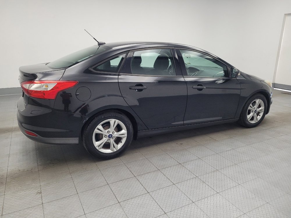 Used 2014 Ford Focus SE w/ SE Winter Package FWD image 10