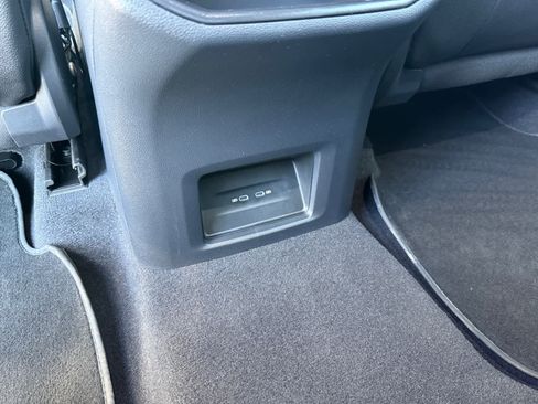 Used 2025 Volkswagen Atlas Cross Sport SE image 26