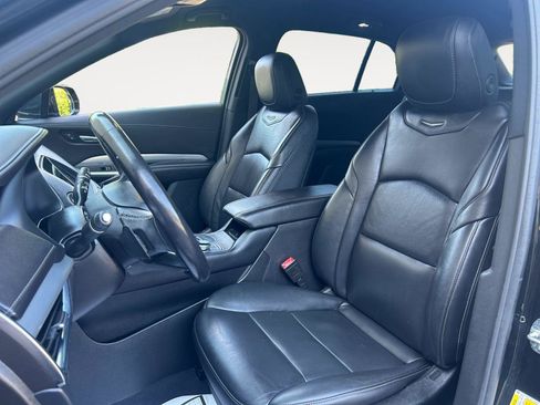 Used 2022 Cadillac XT4 Premium Luxury w/ Safety Alert Package FWD image 9