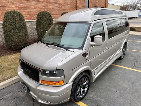 Used 2023 GMC Savana 2500 RWD image 9
