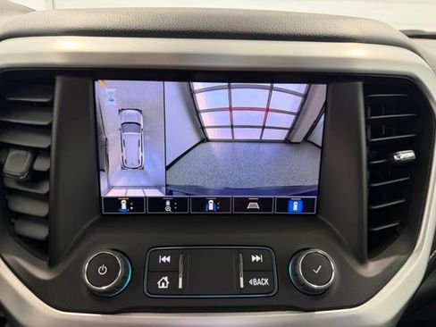 Used 2023 GMC Acadia SLT w/ Technology Package AWD/4WD image 18