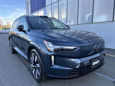 New 2025 Volvo EX90 Ultra image 2