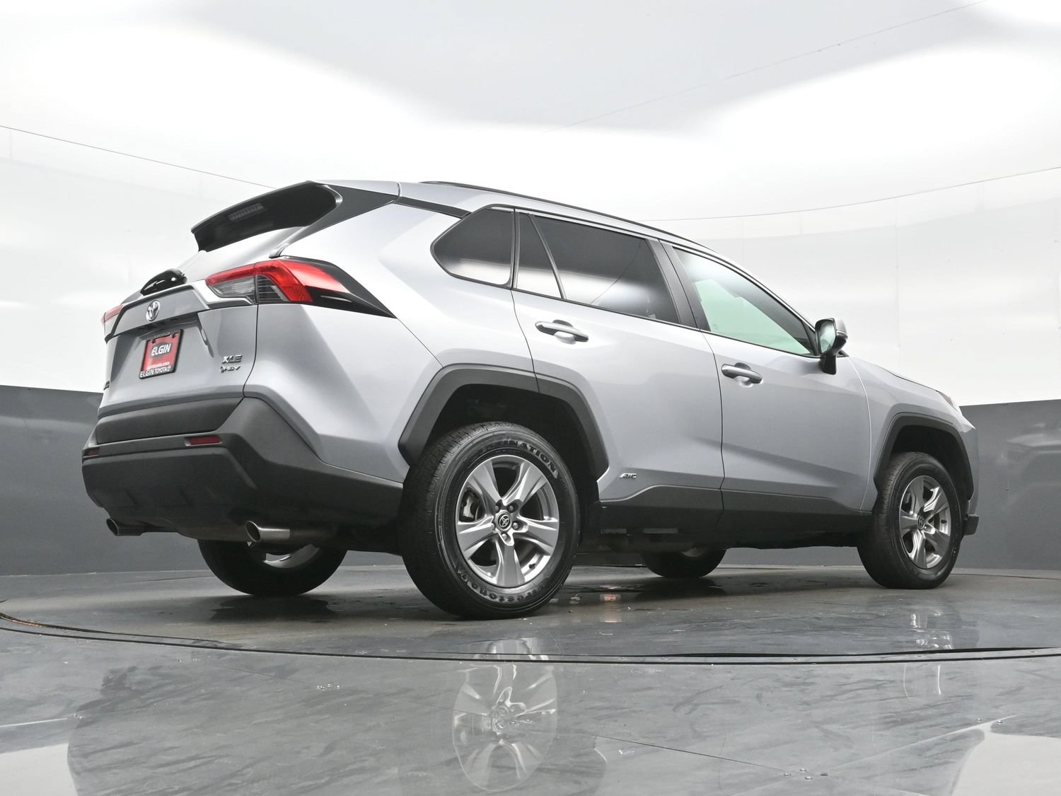 Used 2025 Toyota RAV4 XLE AWD/4WD image 32