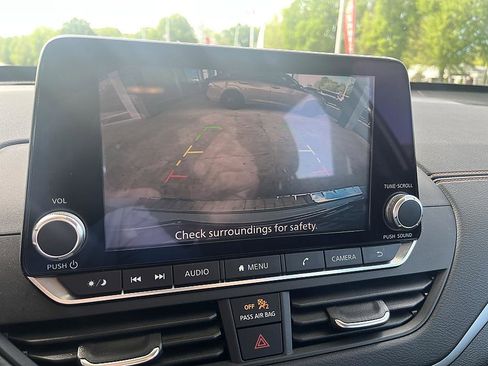 Used 2019 Nissan Altima 2.5 SR FWD image 15