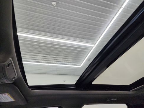 Used 2021 Ford F250 XLT w/ XLT Premium Package image 12