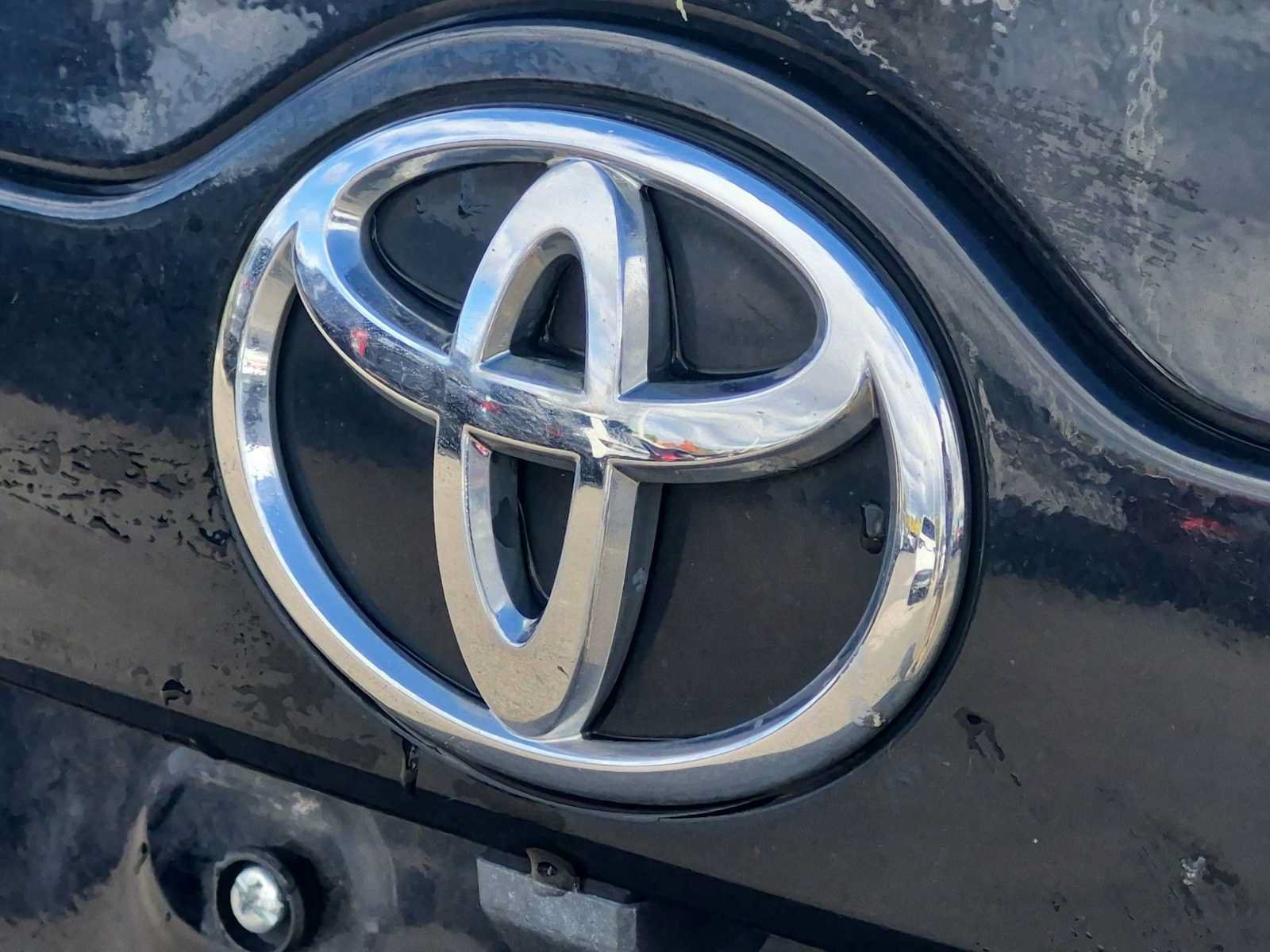 Used 2012 Toyota Camry SE FWD image 13