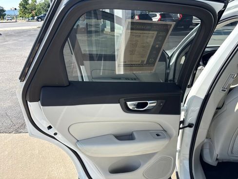 Certified 2025 Volvo XC60 T8 Plus w/ Protection Package Premier AWD/4WD image 29