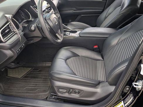 Certified 2022 Toyota Camry SE w/ Convenience Package image 15