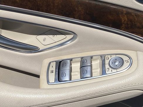 Used 2014 Mercedes-Benz S 550 Sedan image 20