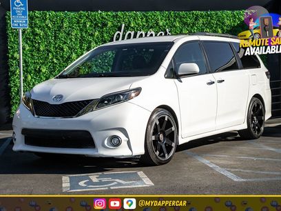 Used 2017 Toyota Sienna SE