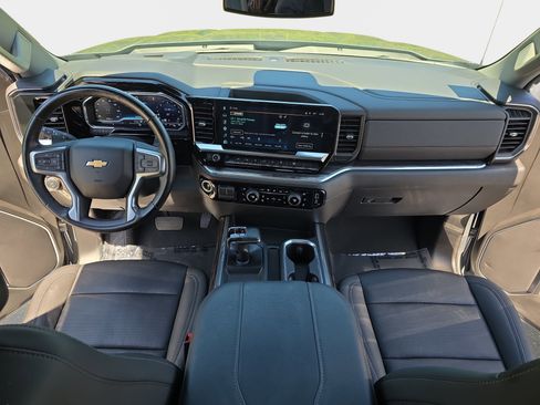 Used 2024 Chevrolet Silverado 1500 LTZ w/ LTZ Premium Package image 9