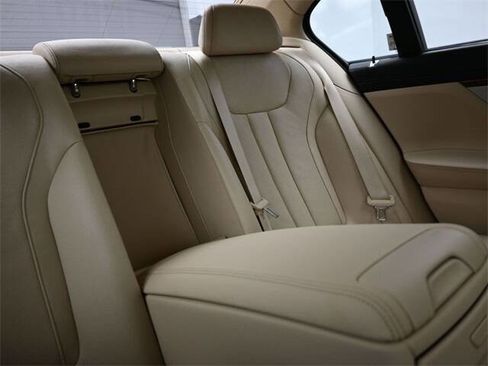 Used 2018 BMW 740i image 25