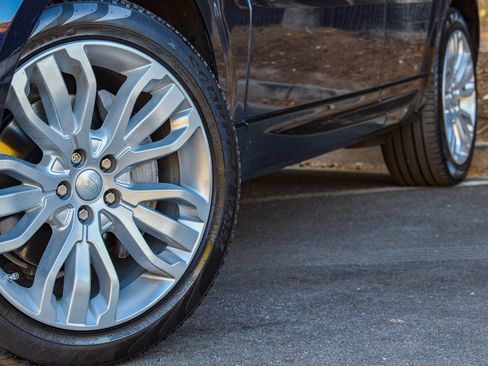 Used 2019 Land Rover Range Rover Sport HSE image 3